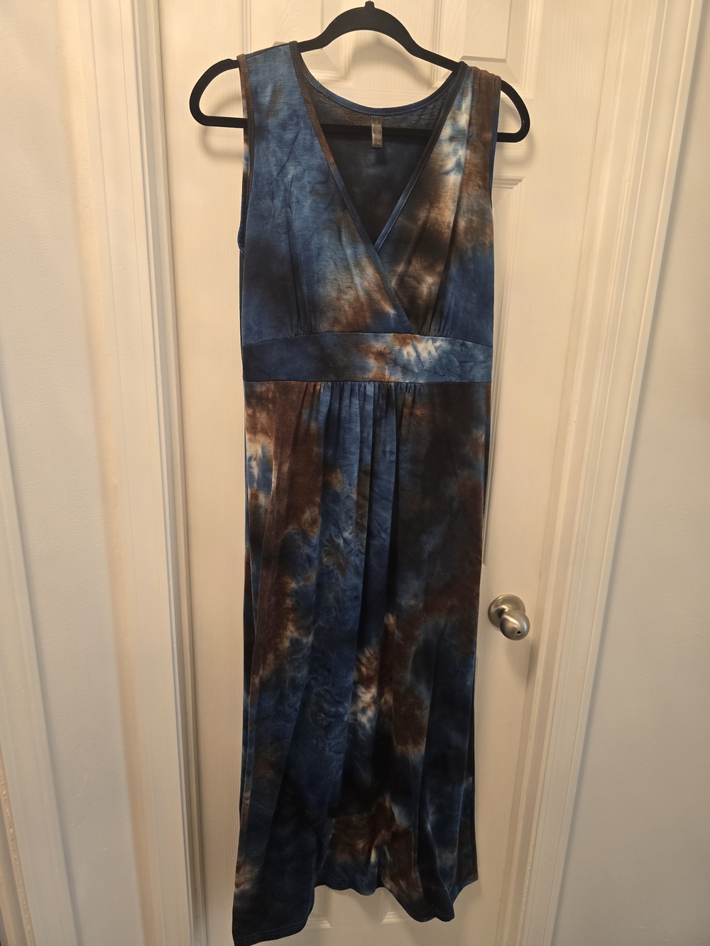 Sleeveless Tie-Dye V-Neck Maxi Dress in Blue and Brown
